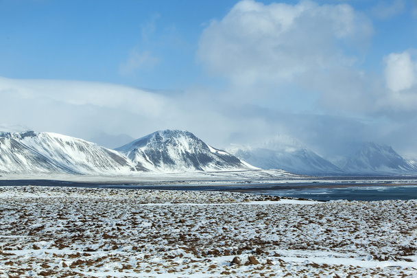 Впечатляющий зимний горный пейзаж
 - Фото, изображение