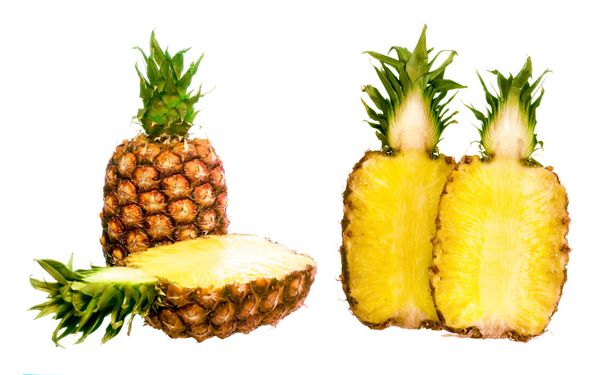 Beyaz arkaplanda izole edilmiş ananas. - Fotoğraf, Görsel