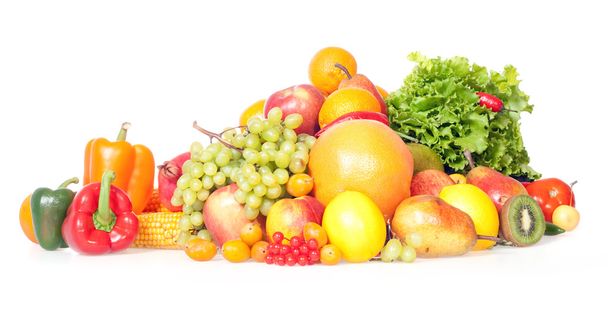 Taze sebzeler ve meyveler beyaz arka planda izole - Fotoğraf, Görsel