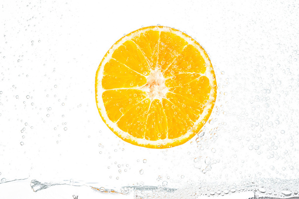 Orange fraîche avec bulles
 - Photo, image