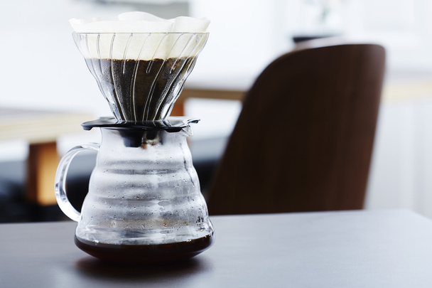 coffee percolating into glass - Φωτογραφία, εικόνα
