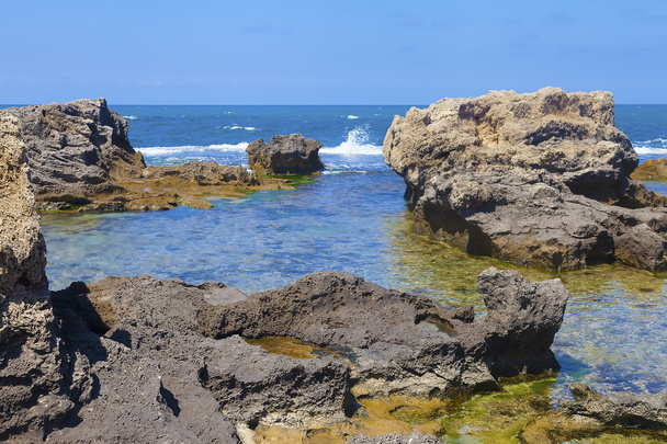 große Felsen am schönen Meer - Foto, Bild