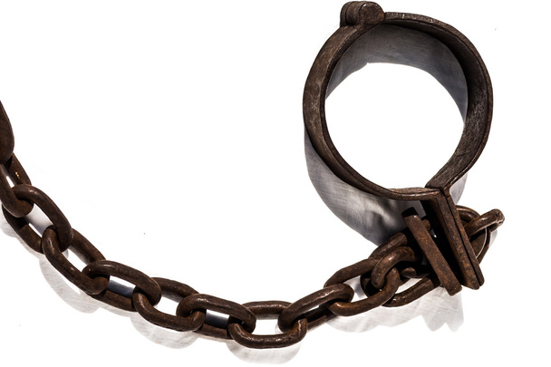 Stary łańcuchy lub kajdany, używane do blokowania się więźniów lub niewolników - Zdjęcie, obraz