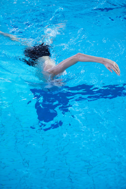 child in swimming pool - Фото, зображення