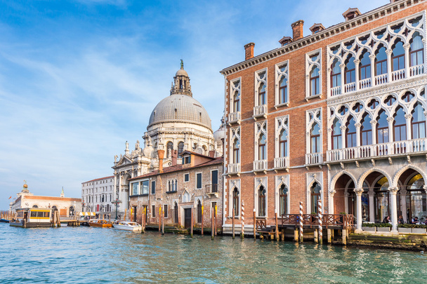 Grand Canal and Basilica Santa Maria della Salute in Venice, Italy - Foto, Imagen