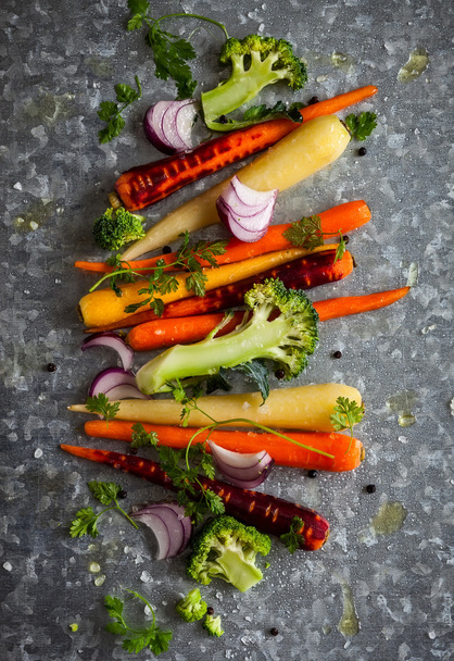 carrots, broccoli and onions - Foto, Bild