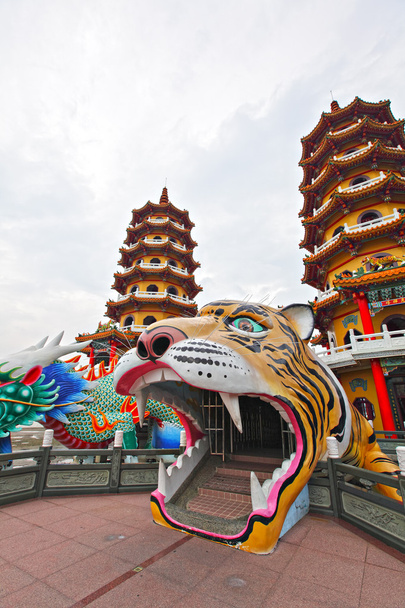 Dragon tiger kule Tayvan - Fotoğraf, Görsel