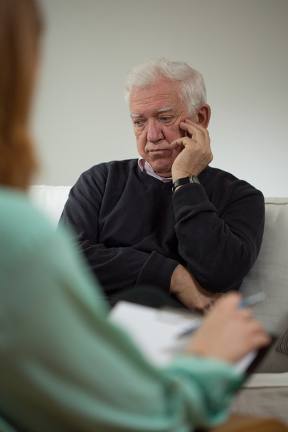 Sad man talking with psychiatrist - Fotoğraf, Görsel