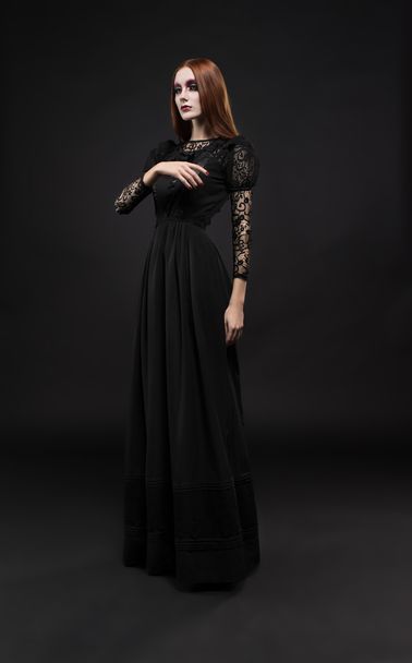 gothic girl in dark clothes - Fotoğraf, Görsel