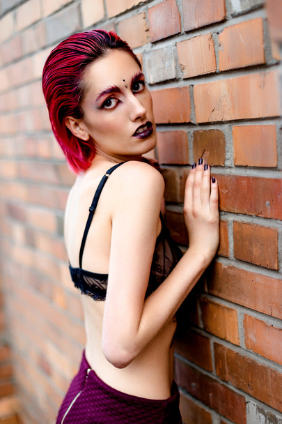 Attractive woman with red hairstyle - Fotoğraf, Görsel