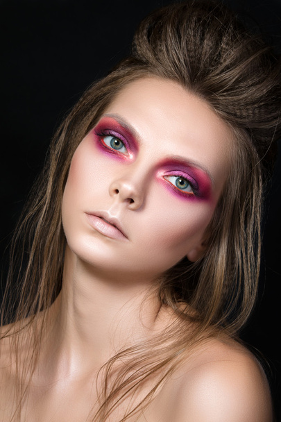 Beauty portrait of young pretty girl with fashion make-up - Foto, Imagem