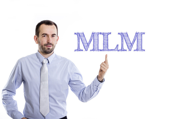 MLM - Joven hombre de negocios con texto azul
 - Foto, Imagen