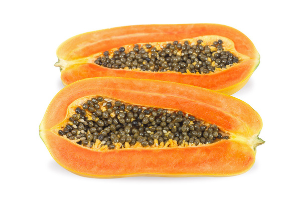 rijp papaya op witte achtergrond - Foto, afbeelding