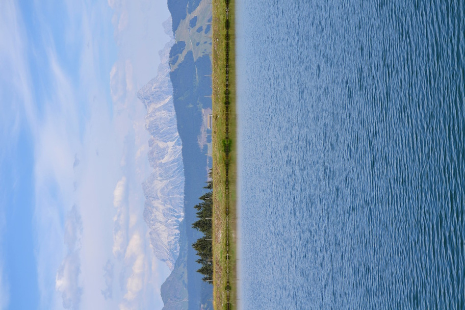 A hegyekben Alpok-tó idilli nyári táj - Fotó, kép