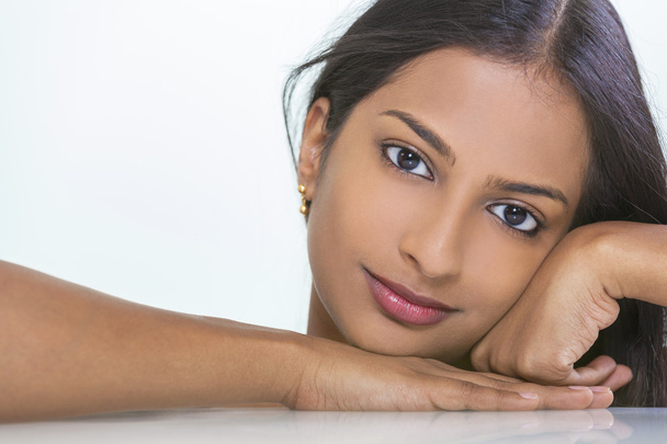 Retrato hermosa asiática india mujer chica
 - Foto, Imagen