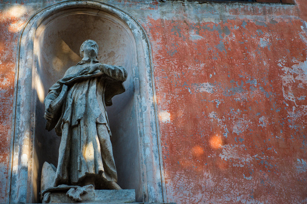 detalhe da estátua em roma
 - Foto, Imagem