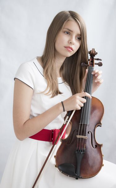 Teenage girl with viola   - Foto, afbeelding