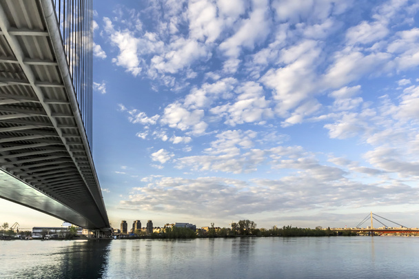 Brücke über ada und neue Eisenbahnbrücke über die Sava, Belgrad, Serbien - Foto, Bild