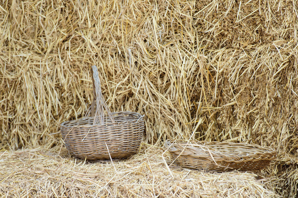 Порожній плетені кошики
 - Фото, зображення