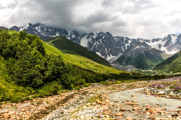 Montaña Shkhara
 - Foto, Imagen