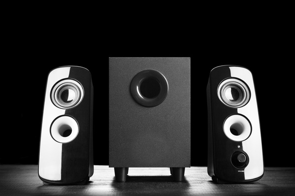 Moderne zwarte sound luidsprekers - Foto, afbeelding