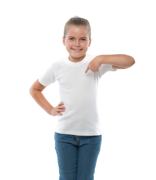 bambina che punta su se stessa
 - Foto, immagini