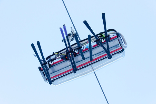 ski lift with skiers from bottom - Фото, зображення
