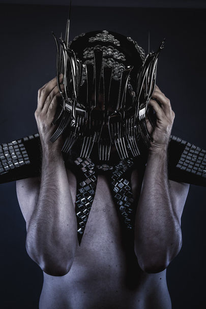man with a crown of forks and knives - Foto, Imagem