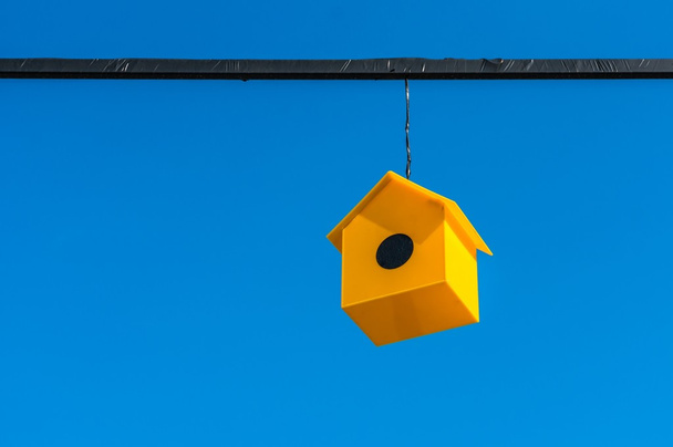 Ένθεσης κουτί ή birdhouse για πουλιά - Φωτογραφία, εικόνα