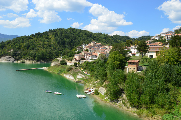 Het land van Fiumata op Lake Salto in Abruzzo - Italië 33 - Foto, afbeelding