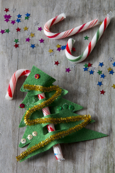 Χριστουγεννιάτικο δέντρο από ζαχαροκάλαμο καραμέλα - Φωτογραφία, εικόνα