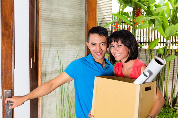 Asian couple moving in the new home - Photo, Image