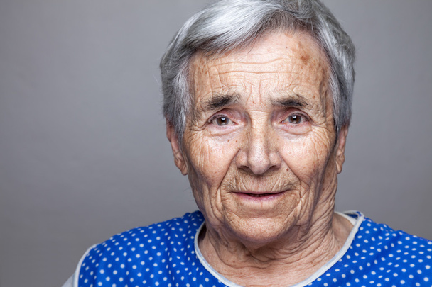 Portrait of an elderly woman - Foto, Imagem