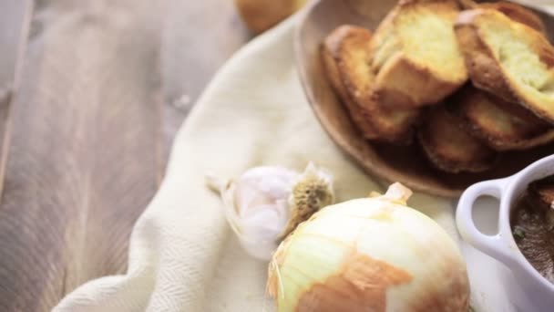 Sopa de cebolla francesa
 - Imágenes, Vídeo