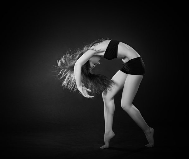 красивий танцюрист танцює балет сучасний стиль
 - Фото, зображення
