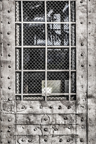 Old Dungeon Armored Door of Church Ruzica, Kalemegdan medieval Fortress, Belgrado, Sérvia
 - Foto, Imagem