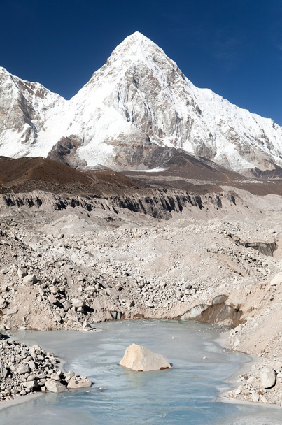 View of Khumbu glacier with lake and Pumori peak - Foto, Imagem