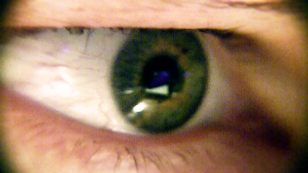 Макро крупним планом людське око
 - Кадри, відео