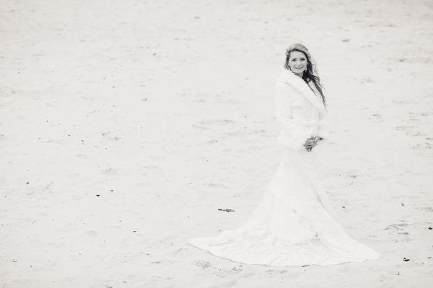  wedding on the beach in winter - Фото, зображення