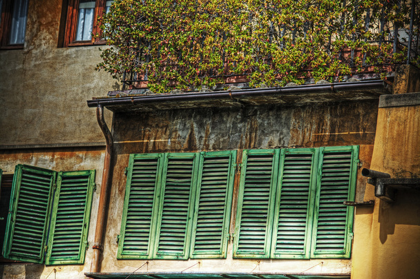 closed windows in a grunge facade in Florence - Photo, Image