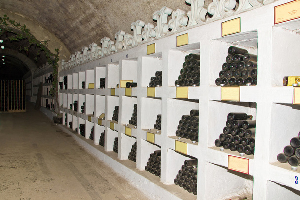 Coleção de vinhos em winnery
 - Foto, Imagem