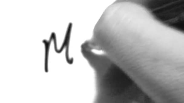 Escrevendo "MEMO" em papel
 - Filmagem, Vídeo