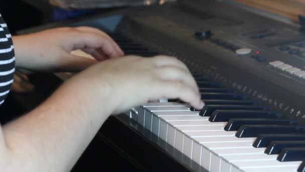 Hände, die Klavier spielen - Filmmaterial, Video