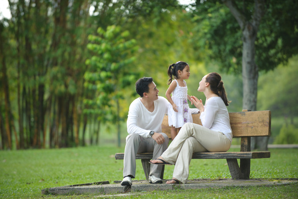 Glückliche asiatische Familie - Foto, Bild