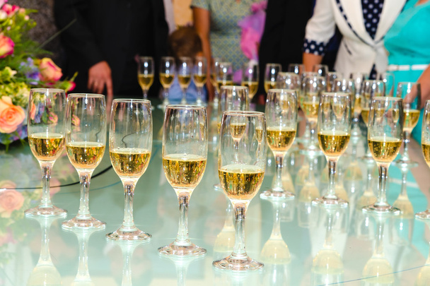 Champagne in glazen - Foto, afbeelding