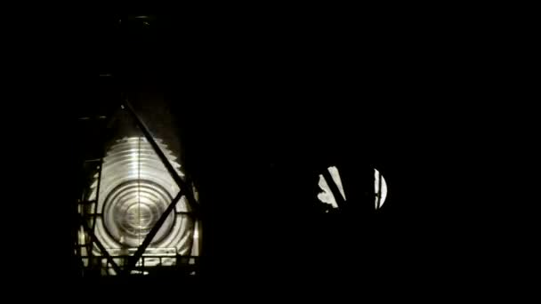 Tengeri világítótornyot villogó éjjel - Felvétel, videó