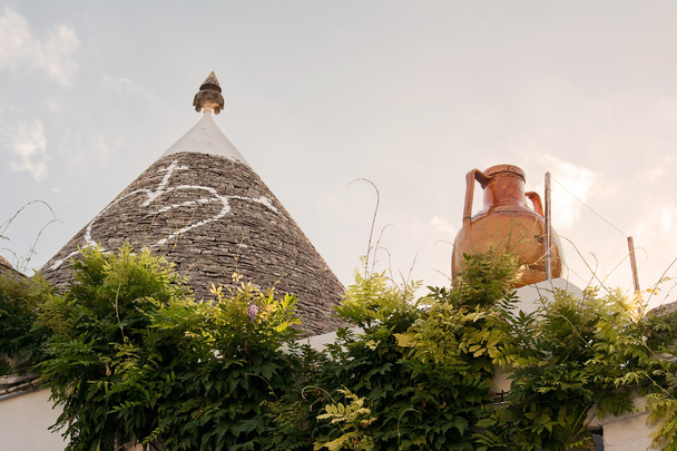 Trulli ve amphora - Fotoğraf, Görsel