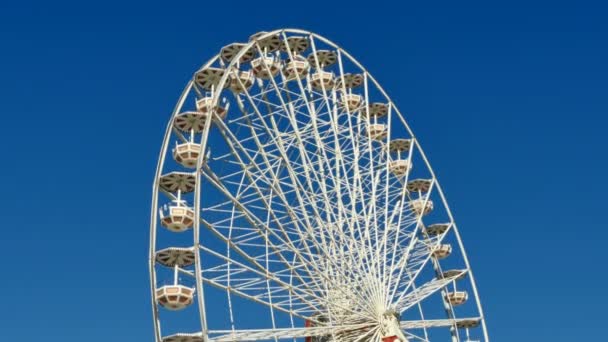 Grande roda gigante clássica da feira em Toulouse
 - Filmagem, Vídeo
