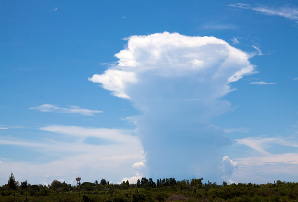 The strange cloud skies - Foto, Bild