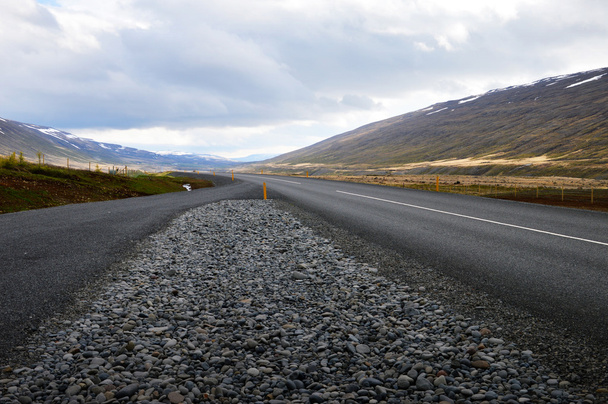 Estrada do país na Islândia
 - Foto, Imagem